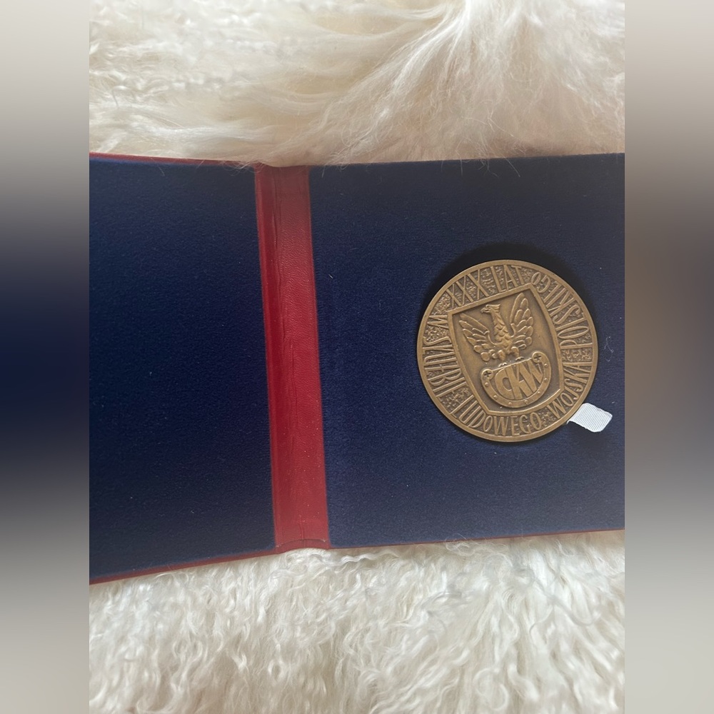 Polish Army Decorative Bronze Medallion in original Navy and Red Display Case!!